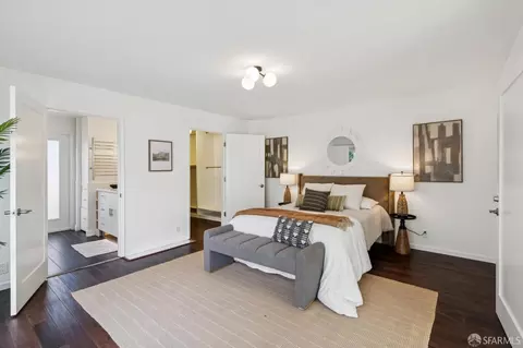 Bedroom - 302 Tideway Dr, Alameda, CA 94501 photo 1 of 6