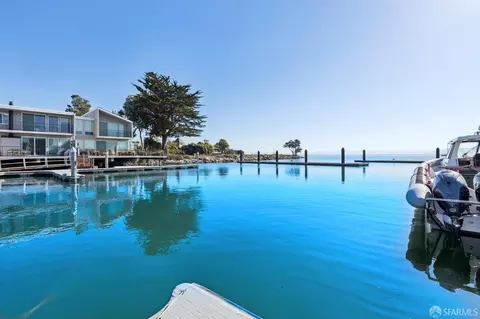 View/Area - 302 Tideway Dr, Alameda, CA 94501 photo 7 of 8