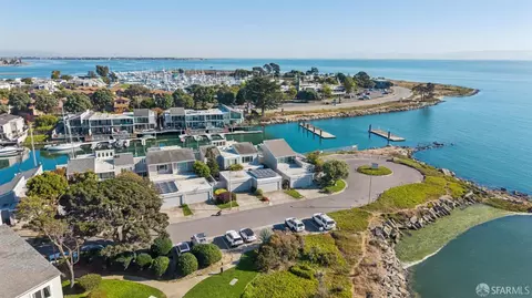View/Area - 302 Tideway Dr, Alameda, CA 94501 photo 6 of 8