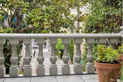 Exterior - 8 Charlton Ct, San Francisco, CA 94123 photo 2 of 10