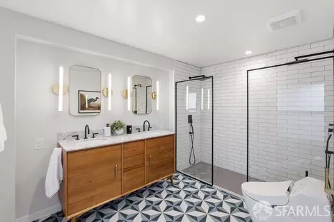 Bath - 2126 47th Ave, San Francisco, CA 94116 photo 4 of 6