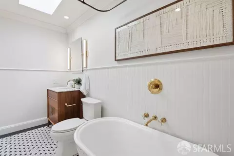 Bath - 2126 47th Ave, San Francisco, CA 94116 photo 3 of 6