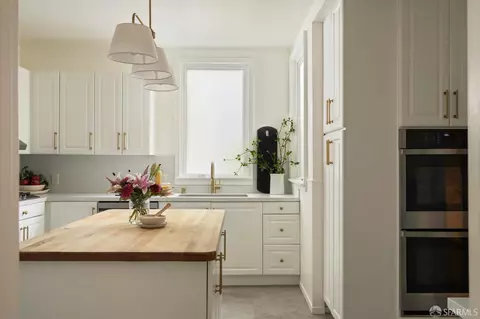 Kitchen - 421 Spruce St, San Francisco, CA 94118 photo 2 of 2