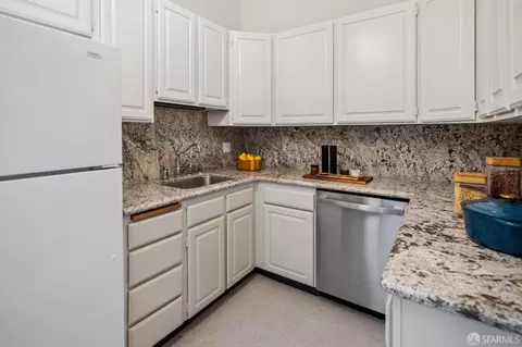 Kitchen - 795 Sutter St #102, San Francisco, CA 94109 photo 1 of 5