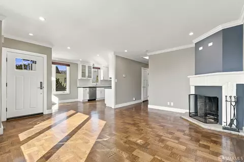 Living - 2300 45th Ave, San Francisco, CA 94116 photo 1 of 4
