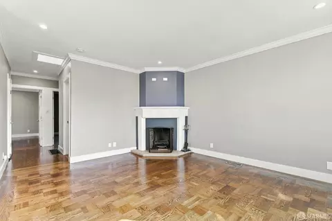 Living - 2300 45th Ave, San Francisco, CA 94116 photo 2 of 4