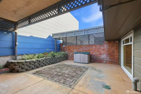 Exterior - 2300 45th Ave, San Francisco, CA 94116 photo 3 of 8