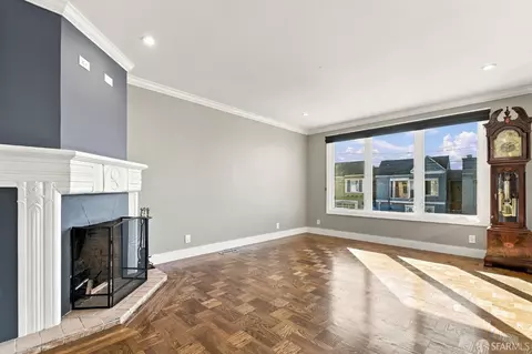 Living - 2300 45th Ave, San Francisco, CA 94116 photo 4 of 4