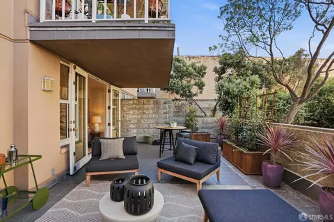 Exterior - 1650 Jackson St #204, San Francisco, CA 94109 photo 2 of 4