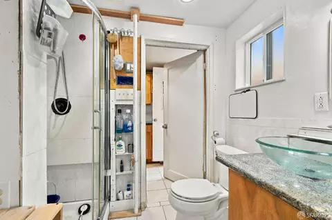 Bath - 815 Avalon Ave, San Francisco, CA 94112 photo 2 of 2