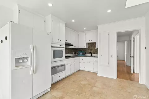 Kitchen - 815 Avalon Ave, San Francisco, CA 94112 photo 1 of 2