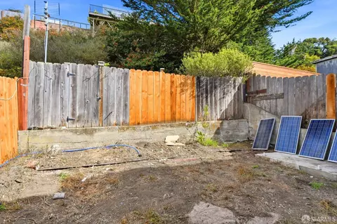 Exterior - 815 Avalon Ave, San Francisco, CA 94112 photo 4 of 5