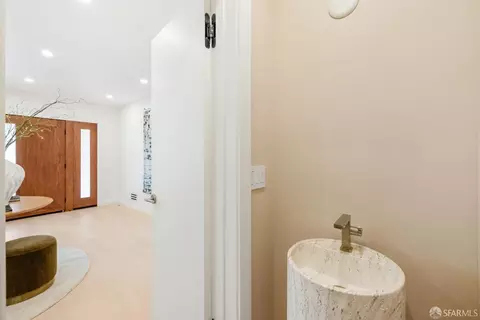 Entry Way - 634 22nd Ave, San Francisco, CA 94121 photo 3 of 12