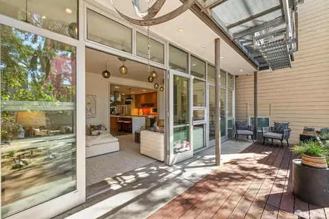 Exterior - 1076 S Van Ness Ave, San Francisco, CA 94110 photo 4 of 16