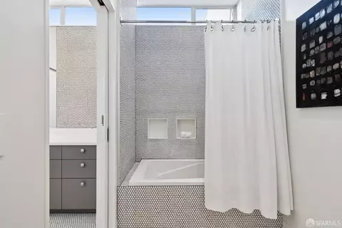 Bath - 1076 S Van Ness Ave, San Francisco, CA 94110 photo 5 of 5