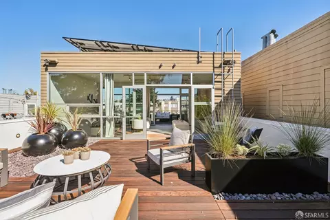 Exterior - 1076 S Van Ness Ave, San Francisco, CA 94110 photo 13 of 16