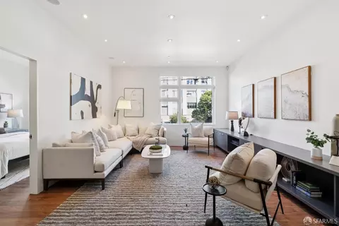 Living - 1076 S Van Ness Ave, San Francisco, CA 94110 photo 3 of 12