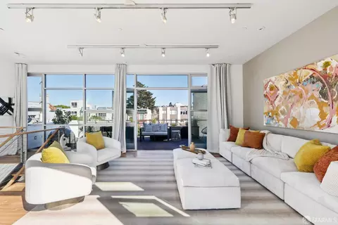 Living - 1076 S Van Ness Ave, San Francisco, CA 94110 photo 12 of 12