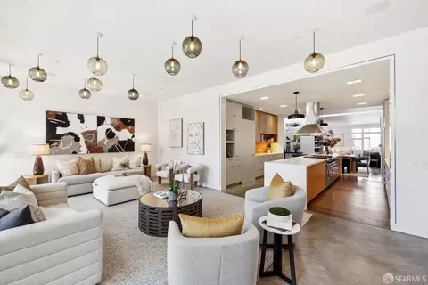 Living - 1076 S Van Ness Ave, San Francisco, CA 94110 photo 6 of 12