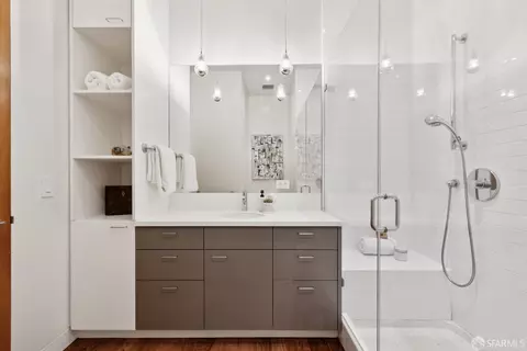 Bath - 1076 S Van Ness Ave, San Francisco, CA 94110 photo 1 of 5