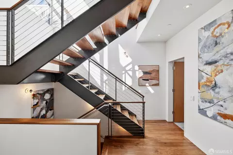 Entry Way - 1076 S Van Ness Ave, San Francisco, CA 94110 photo 3 of 3