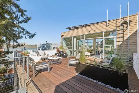 Exterior - 1076 S Van Ness Ave, San Francisco, CA 94110 photo 1 of 16