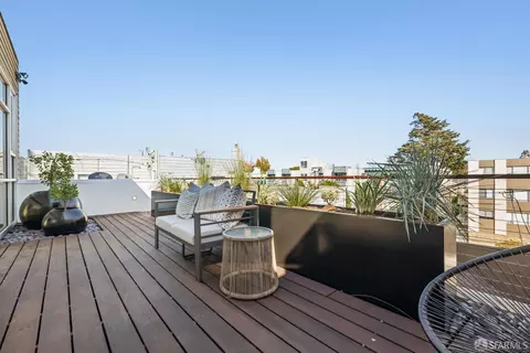 Exterior - 1076 S Van Ness Ave, San Francisco, CA 94110 photo 16 of 16