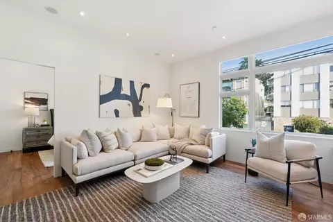 Living - 1076 S Van Ness Ave, San Francisco, CA 94110 photo 4 of 12