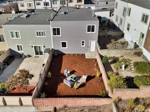 Exterior - 3021 Rivera St, San Francisco, CA 94116 photo 7 of 14
