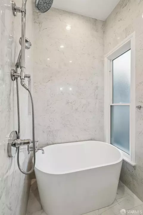 Bath - 2968 21st St, San Francisco, CA 94110 photo 2 of 5