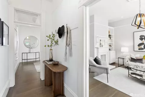 Entry Way - 572 Eureka St, San Francisco, CA 94114 photo 1 of 6