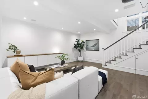 Living - 572 Eureka St, San Francisco, CA 94114 photo 5 of 5