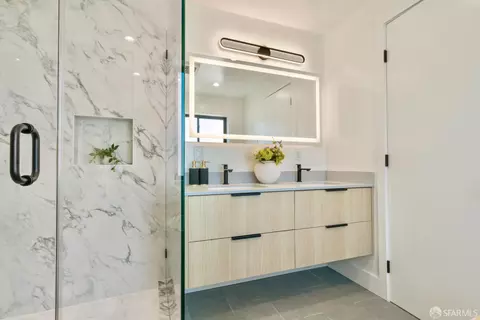 Bath - 1638 11th Ave, San Francisco, CA 94122 photo 4 of 5