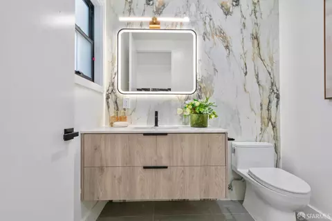 Bath - 1638 11th Ave, San Francisco, CA 94122 photo 2 of 5