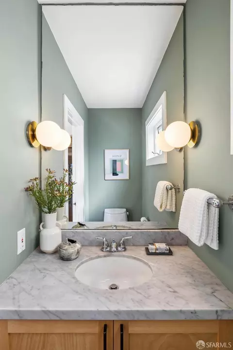 Bath - 345 Chenery St, San Francisco, CA 94131 photo 6 of 6