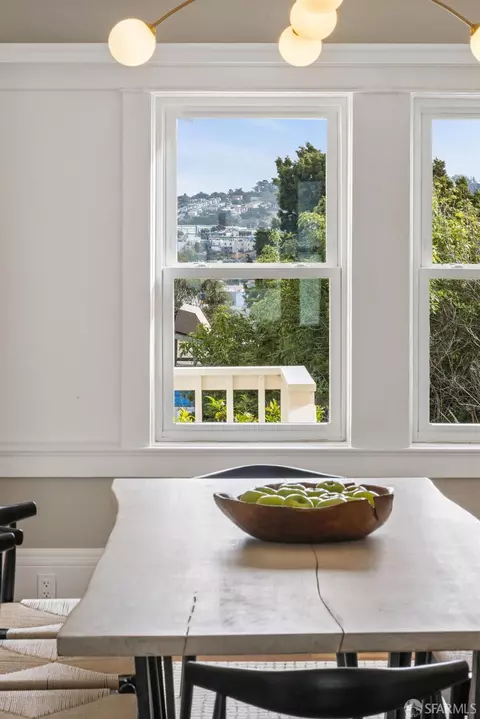 Dining - 345 Chenery St, San Francisco, CA 94131 photo 2 of 6