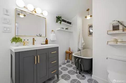 Bath - 345 Chenery St, San Francisco, CA 94131 photo 1 of 6