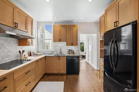 Kitchen - 345 Chenery St, San Francisco, CA 94131 photo 5 of 5