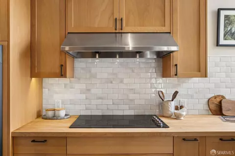 Kitchen - 345 Chenery St, San Francisco, CA 94131 photo 4 of 5