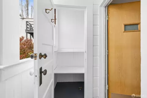 Entry Way - 356 Dolores St, San Francisco, CA 94110 photo 4 of 4