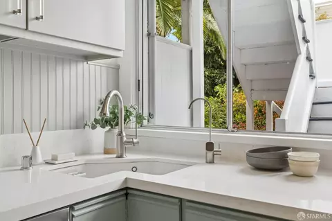 Kitchen - 356 Dolores St, San Francisco, CA 94110 photo 5 of 7