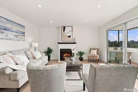 1343 Palos Verdes Dr #8, San Mateo, CA 94403