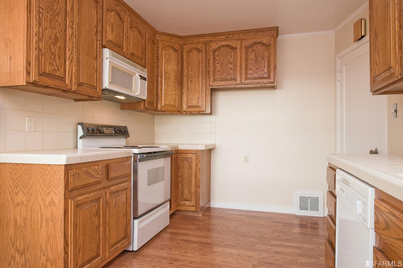 2423 45th Ave, San Francisco, CA 94116 photo 11