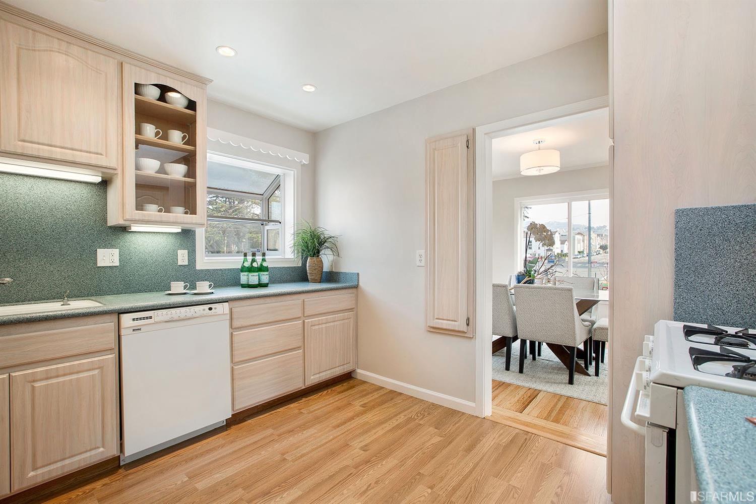 2701 Taraval St, San Francisco, CA 94116 photo 10