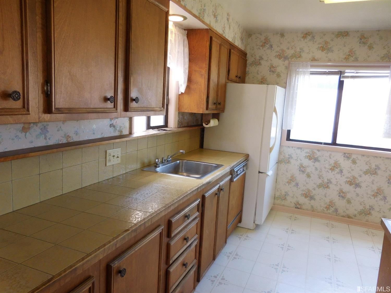 51 Springfield Dr, San Francisco, CA 94132 photo 9