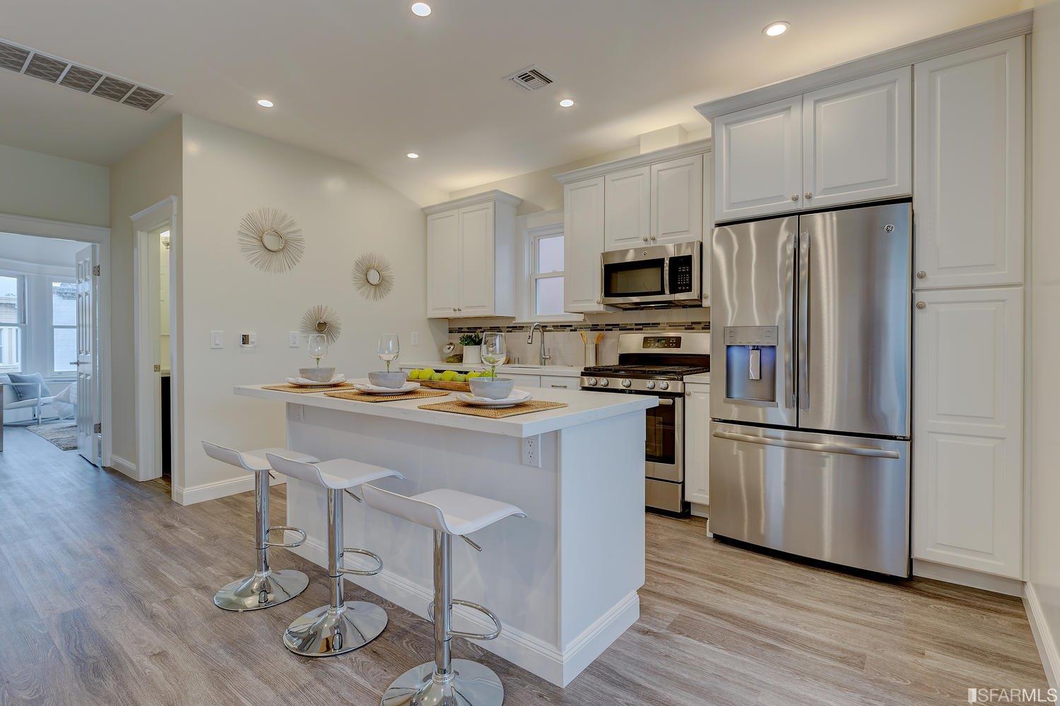 790 Naples St, San Francisco, CA 94112 photo 5
