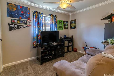 218 N Locust Ave, Ripon, CA 95366 photo 3