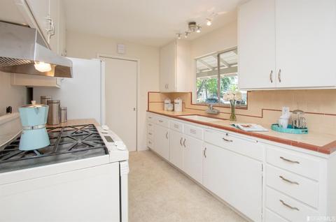 1719 Cherrytree Ln, Mountain View, CA 94040 photo 17