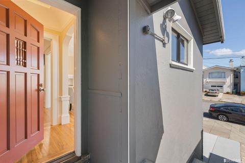 2479 33rd Ave, San Francisco, CA 94116 photo 4