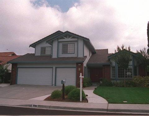 910 Helix Dr, Concord, CA 94518 photo 1